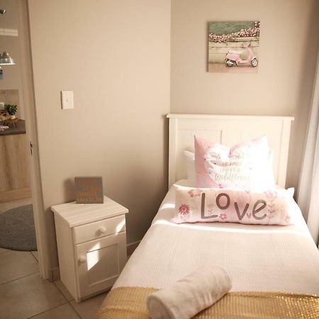 Mari-Amor Self-Catering Apartments มอสเซิลเบย์ ภายนอก รูปภาพ